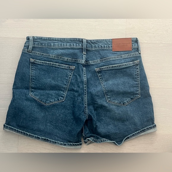 🌟Host Pick🌟 Lucky Brand Jean Shorts - Picture 2 of 2
